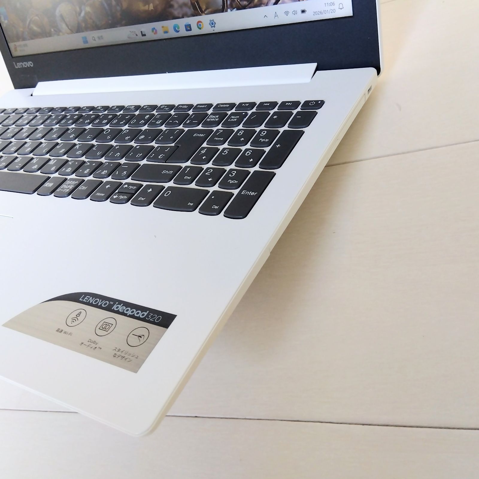 美品　LENOVOノート PC ホワイト　高速起動SSD Windows 11 美品 LENOVOノートPC SSDサクサク起動Windows 11オフィス付き - メルカリ