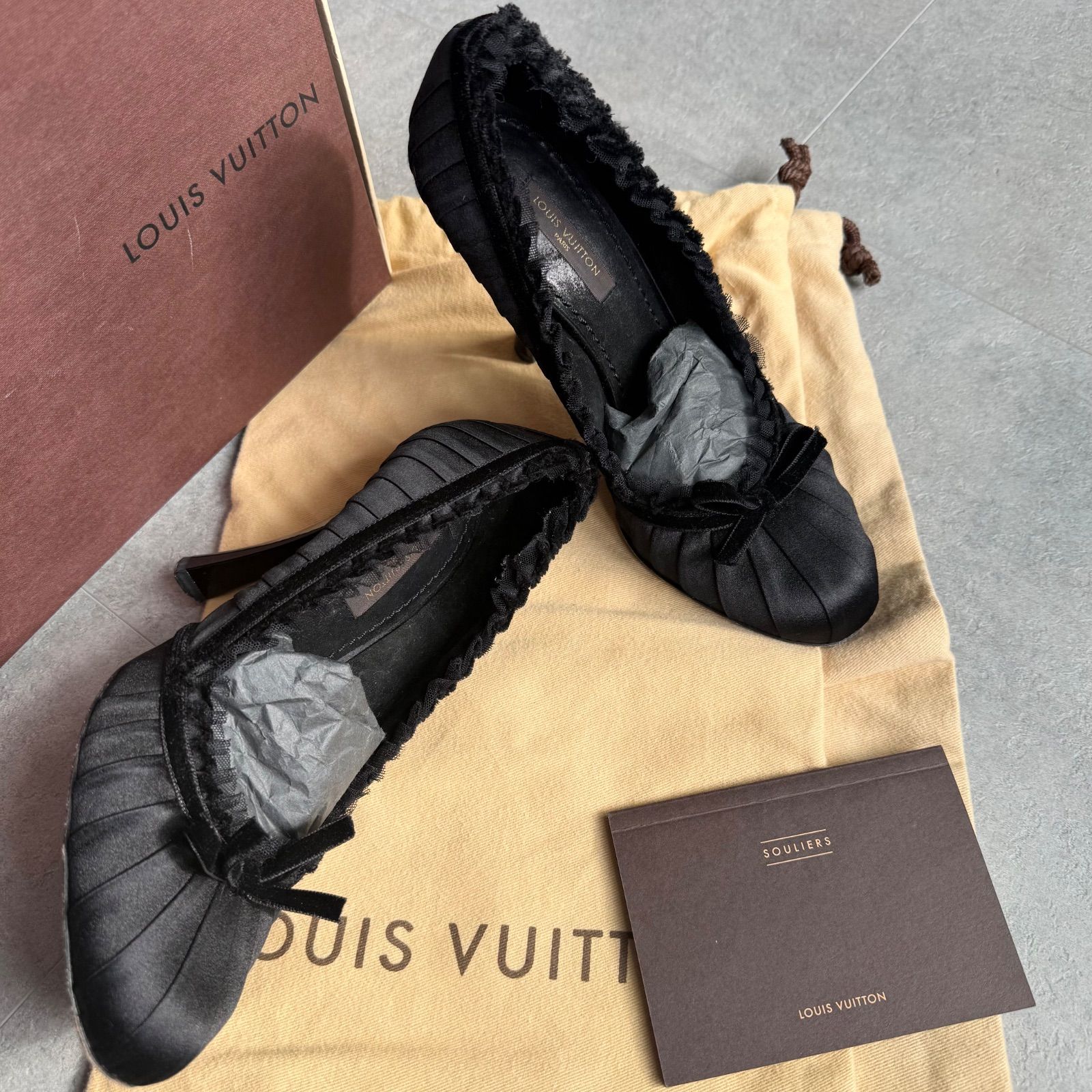 LOUIS VUITTON ルイヴィトン リボン サテン パンプス 黒 ブラック
