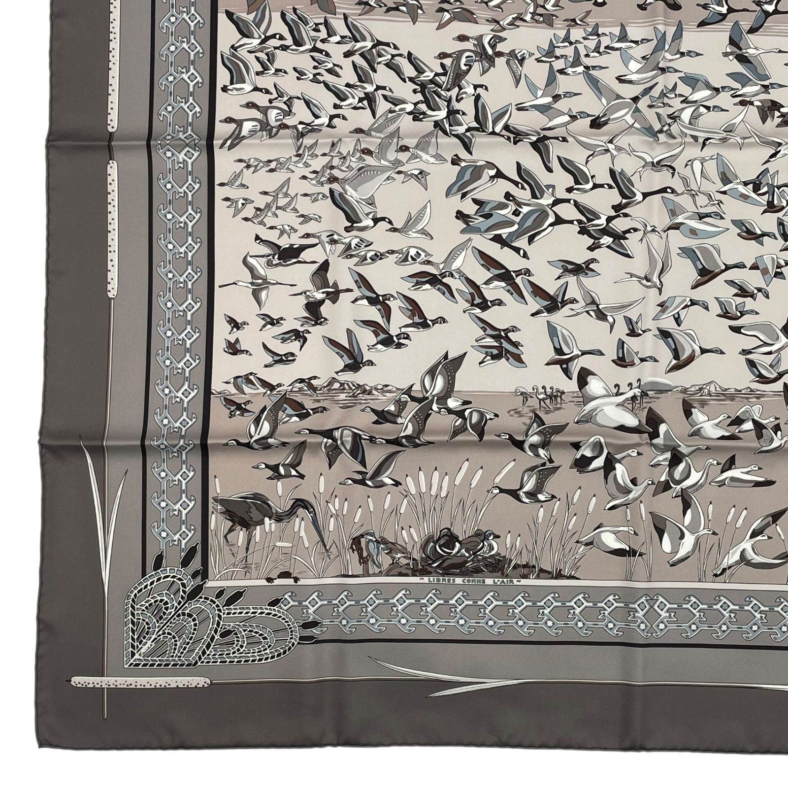 新品同様 HERMES エルメス カレ90 LIBRES COMME L\u0027AIR 空は自由 