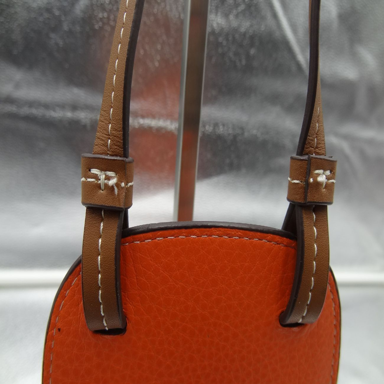 Tory Burch トリ―バーチ スマホショルダーバッグ ペリーボンベ レザー