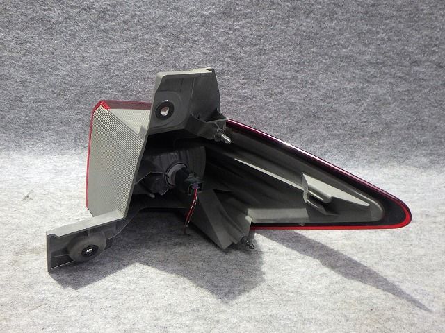 エルグランド 左テール E52/TNE2 前期 P8503 日産 260117249 - メルカリ