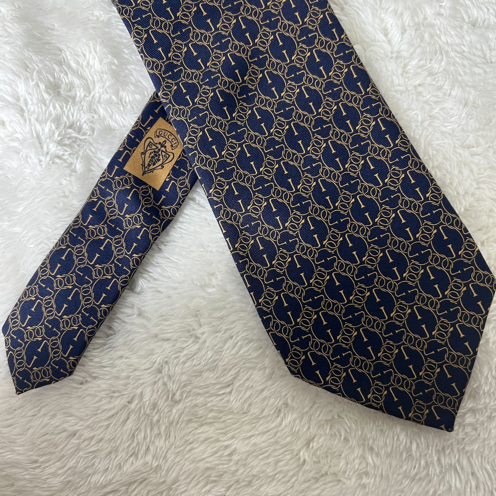 美品》GUCCI (グッチ) シルクネクタイ イタリア製 総柄 ロープロゴ