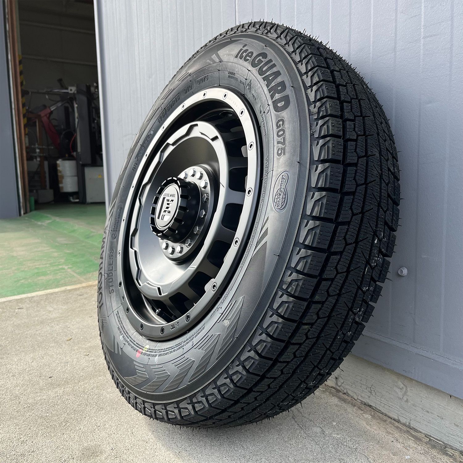 中古】スタッドレス デリカ D5 エクストレイル RAV4 ヨコハマ アイス