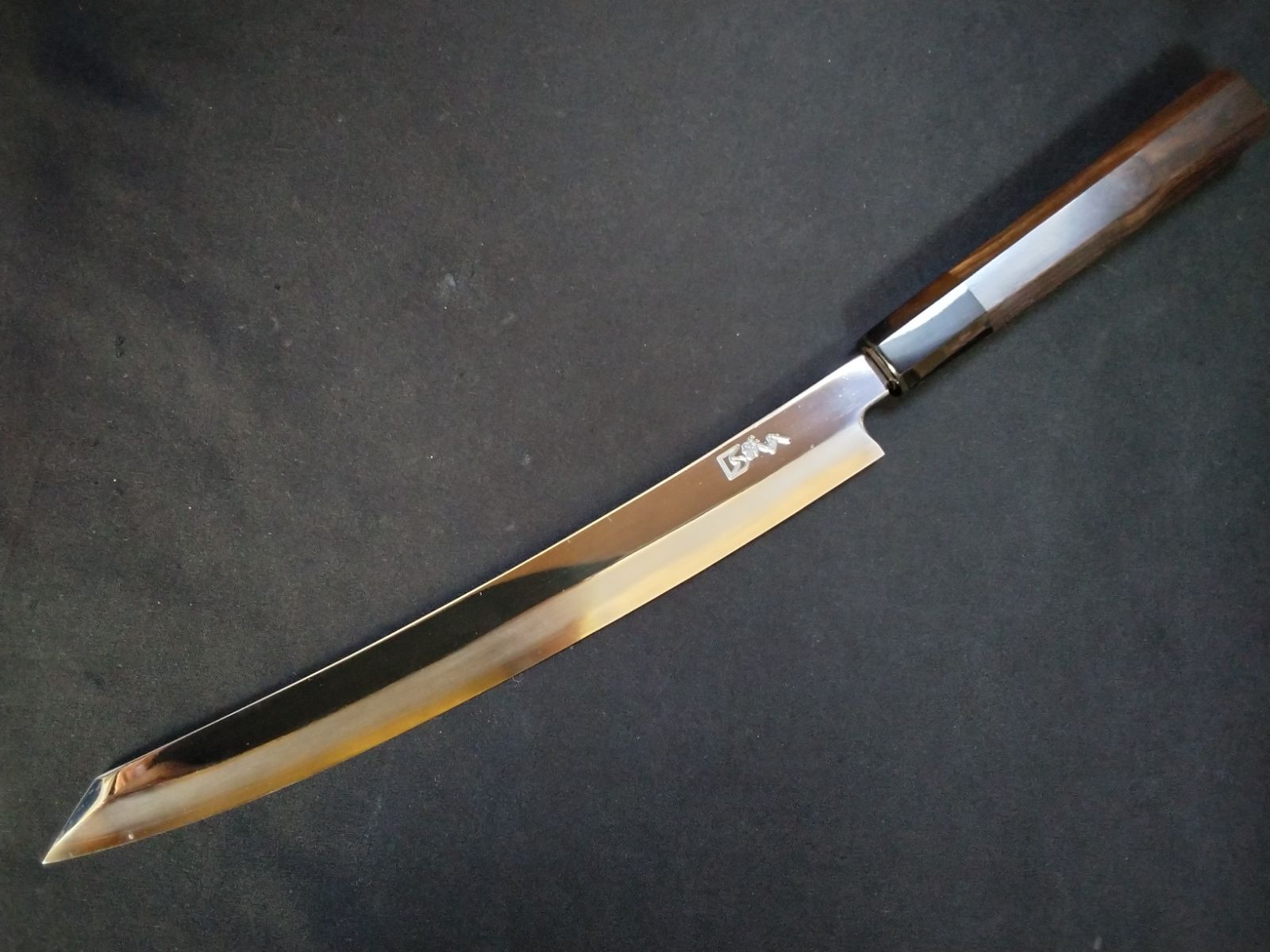 堺業務用刃物メーカー直売 九寸 切付け柳刃 左用 銀三鋼 平鏡面 表城山刻印入り 黒檀八角水牛柄