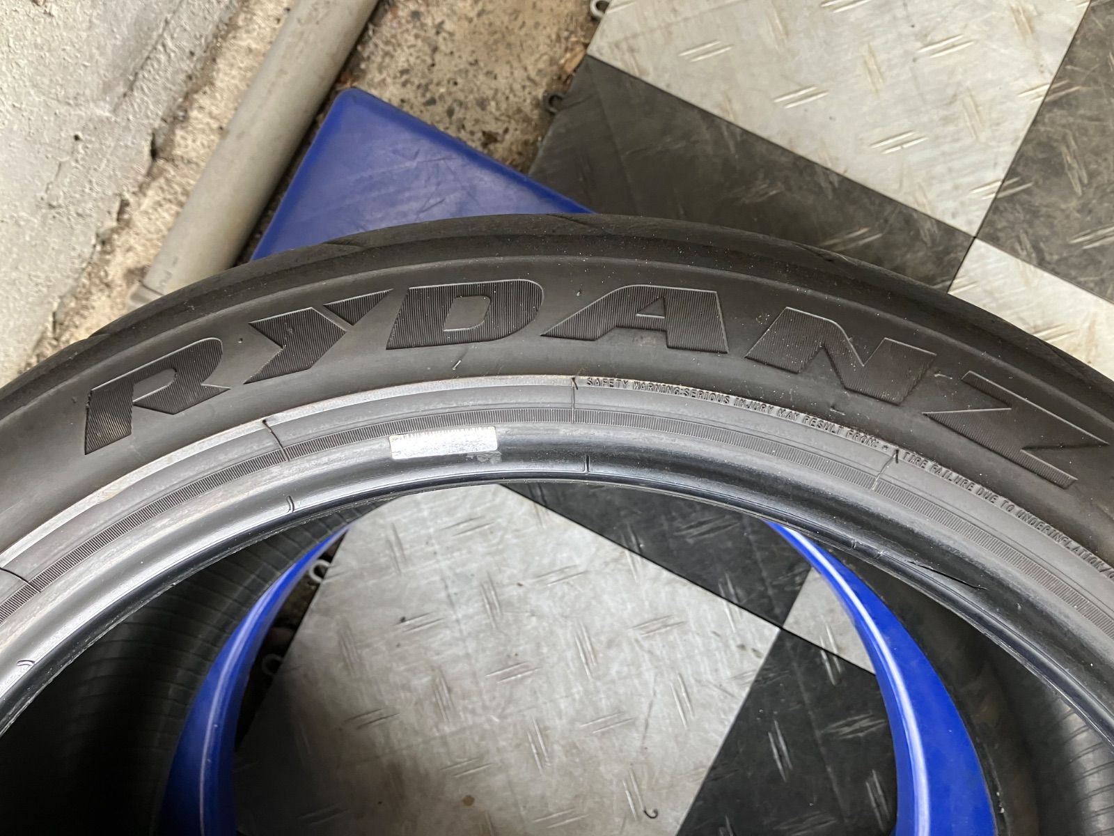 送料込み] 265/35R18 97W 2023年製 SHIBATIRE REVIMAX R23 TW280