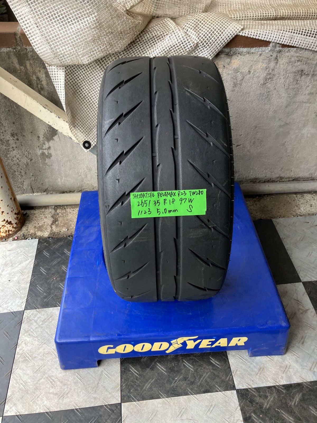 送料込み] 265/35R18 97W 2023年製 SHIBATIRE REVIMAX R23 TW280