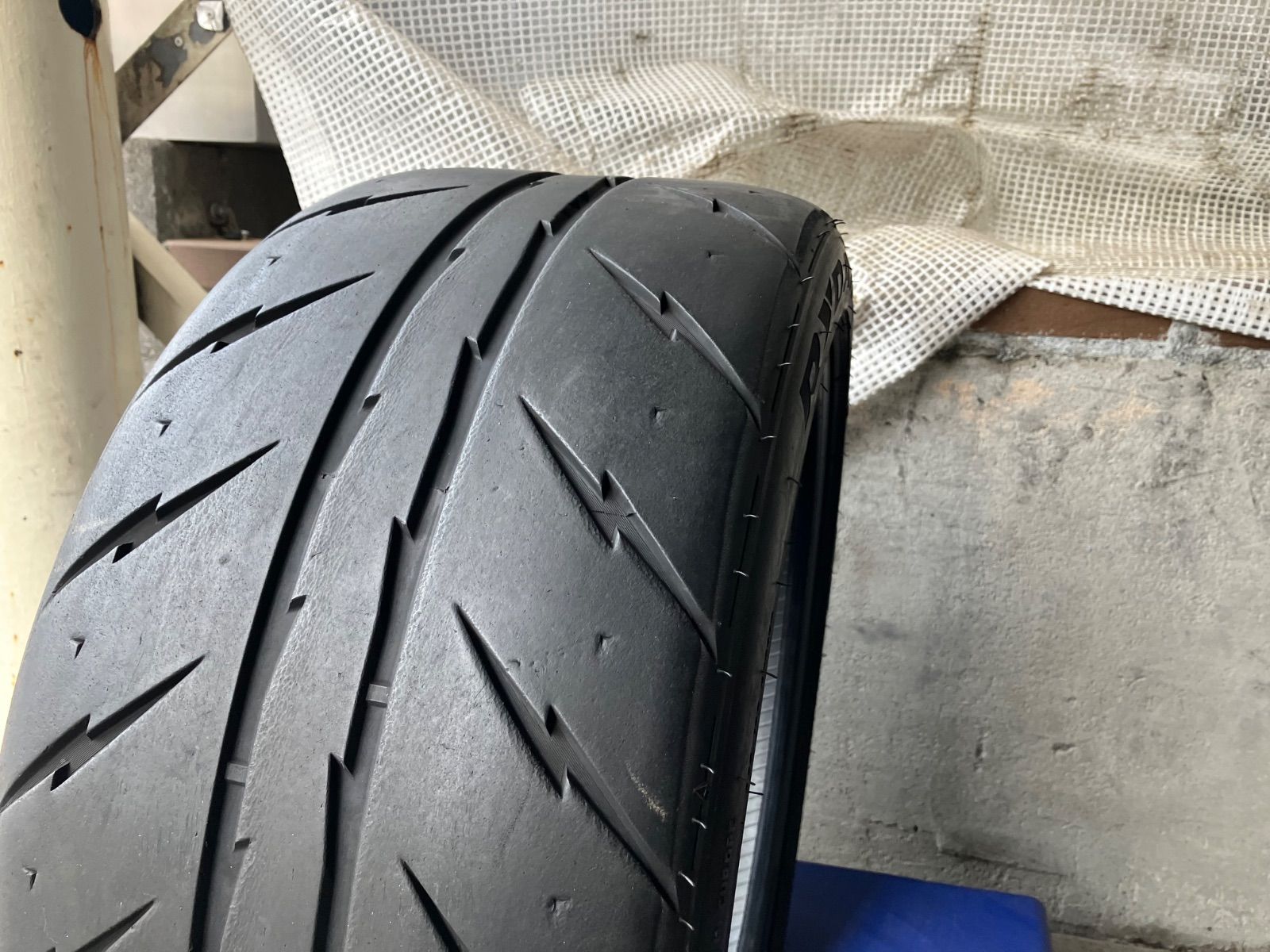 シバタイヤ　265/35R18 R23 TW280 23年製造　 SHIBATIRE R23 265/35ZR18 280 [R0868]