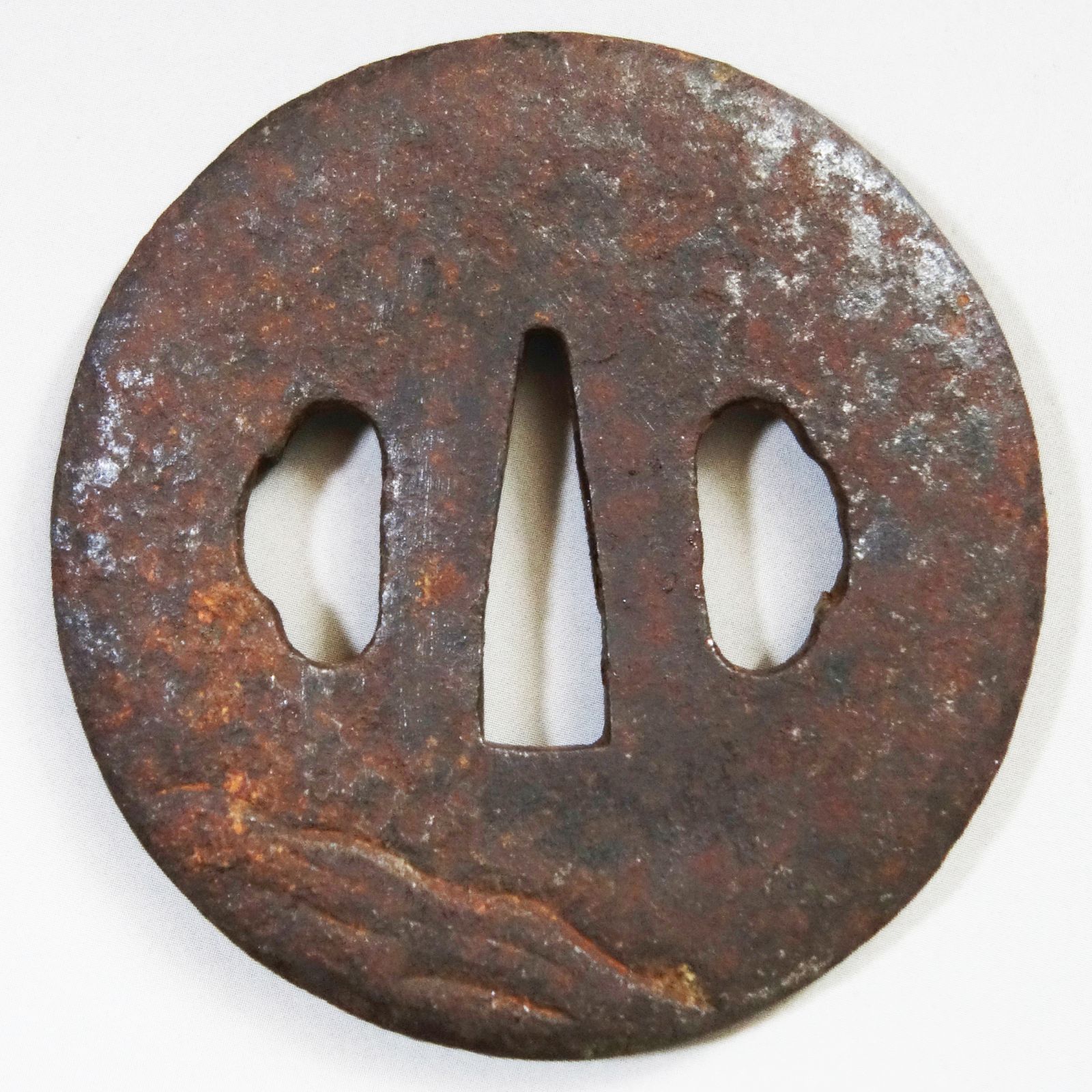 鍔 【 在銘 鉄地 荒波図鍔 】 日本刀 刀装具 鐔 骨董 古美術