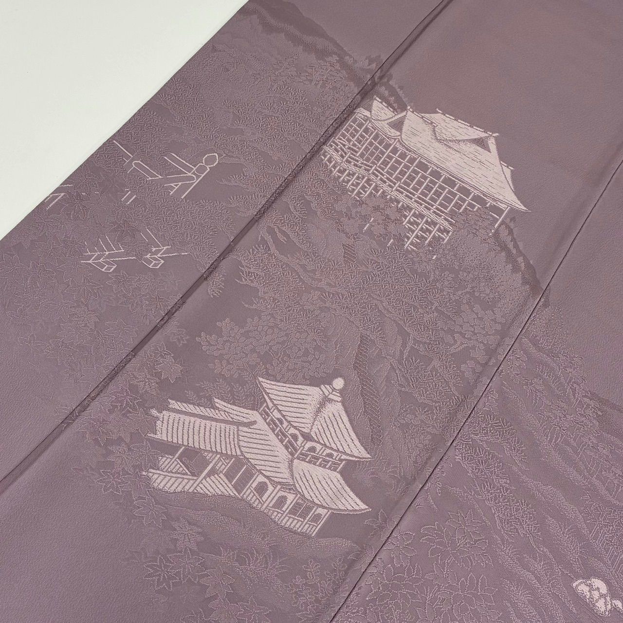 はな♡プロフご一読を ◆685と610の2点◆未使用◆正絹袷色無地　紋縮緬 a16【特価】美品 抽象模様織り出し 一つ紋 正絹 色無地 裄 65.5 - メルカリ