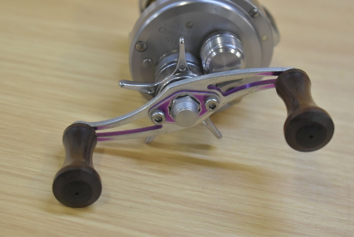 シマノ　11カルカッタコンクエスト51DC　 左ハンドル 11カルカッタコンクエスト 51DC (左) (お取り寄せ商品)☆特別割引品