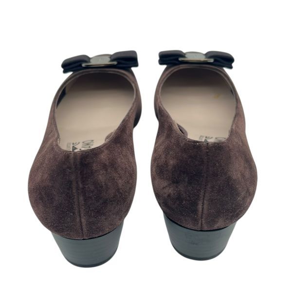 ○ 未使用 サルヴァトーレフェラガモ Ferragamo パンプス ヴァラ Vara