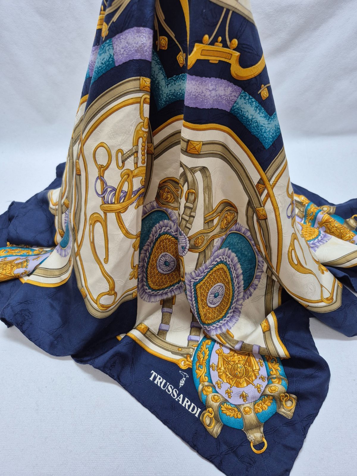 used品】TRUSSARDI レディーススカーフ シルク100% - メルカリ