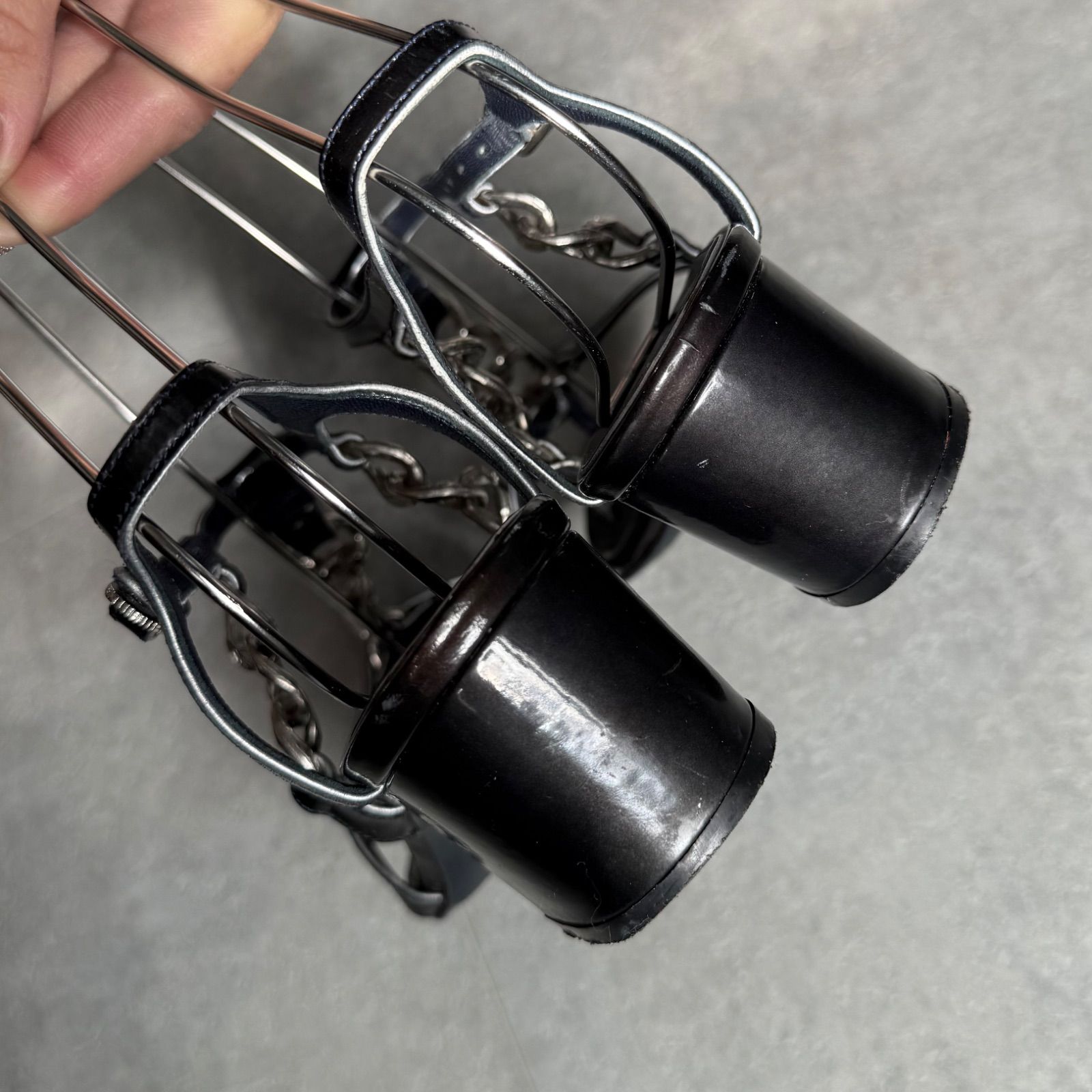 CHANEL シャネル ココマーク チェーンサンダル パテントレザー