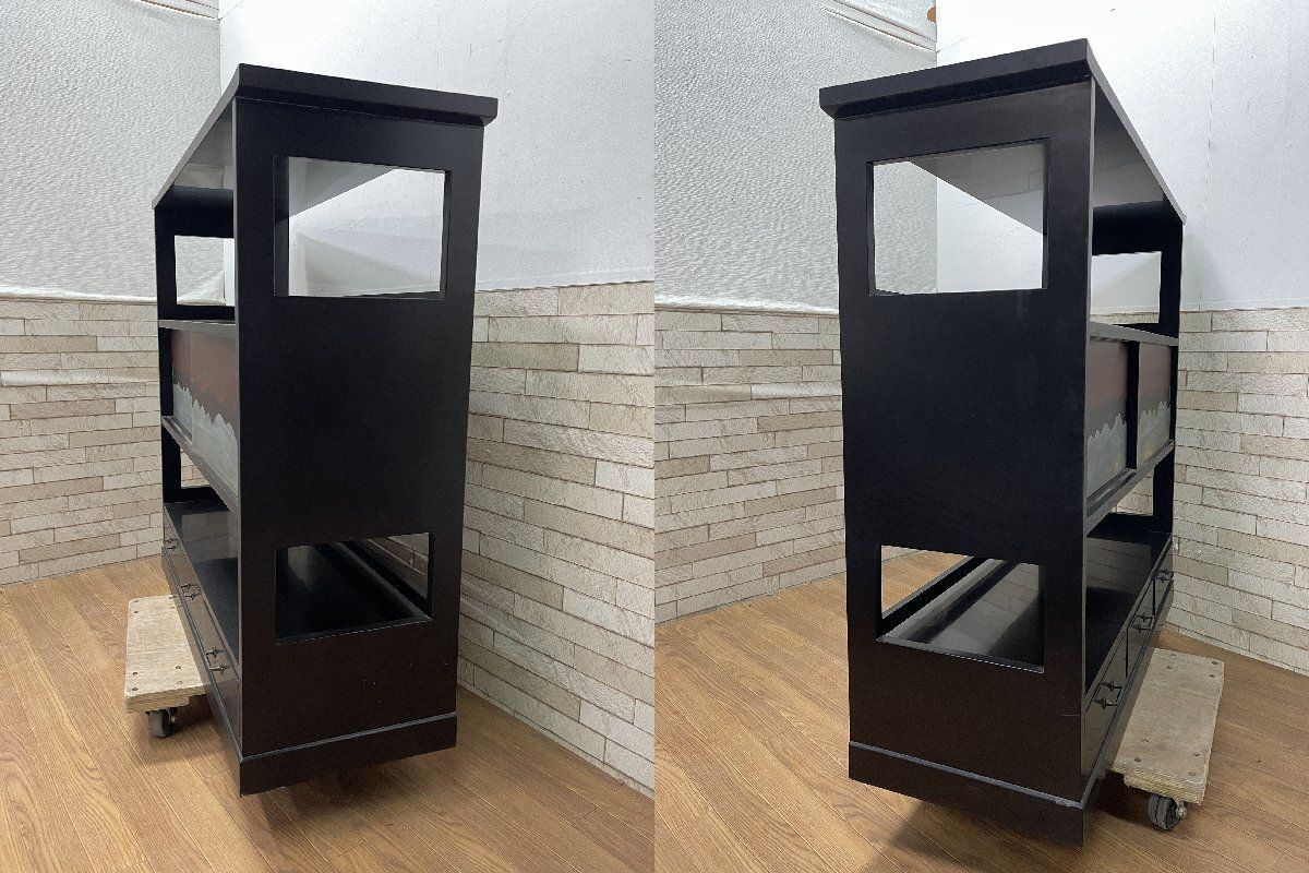 ○黒漆塗り 落款あり 水墨山水絵 飾り棚 茶棚 違い棚 茶箪笥