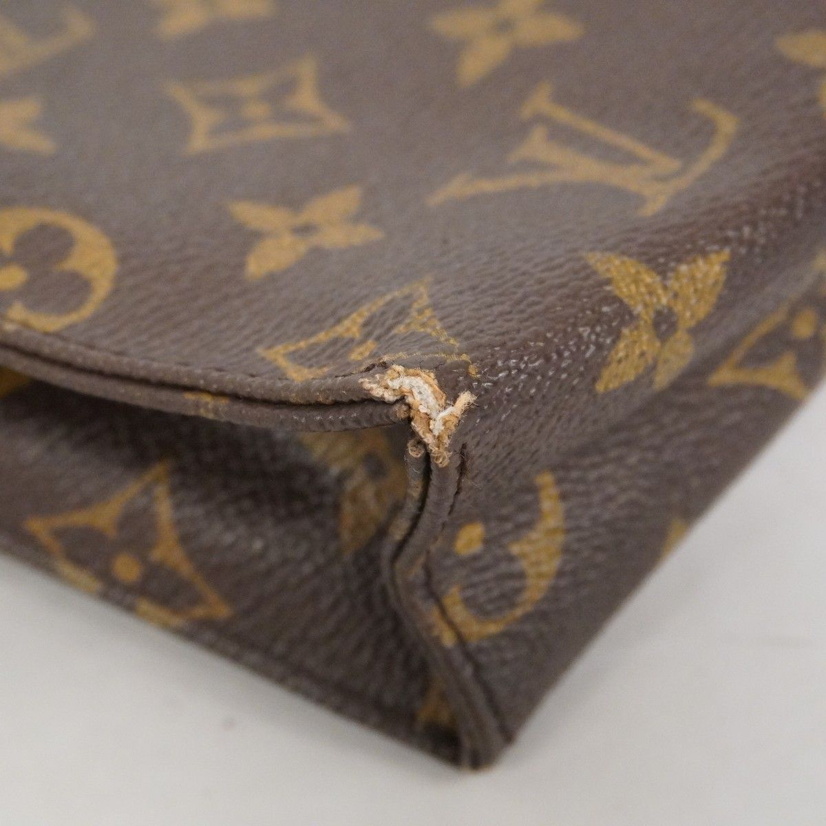 6ac3189】ルイヴィトン ポーチ モノグラム ポッシュトワレット26