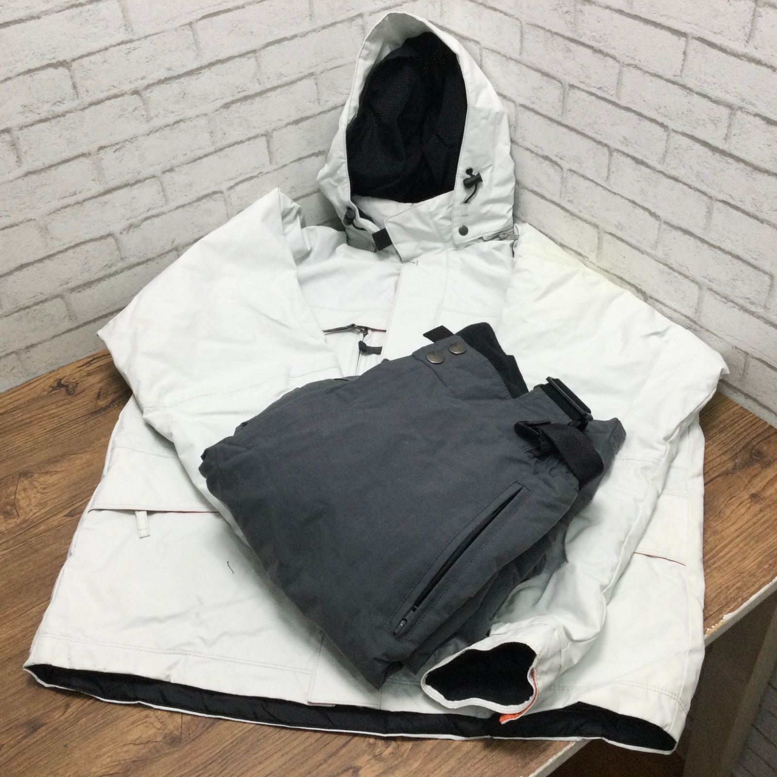 1160 ellesse エレッセ スキーウェア スノーボードウェア 上下セット