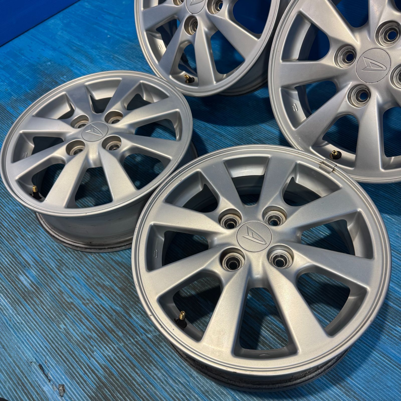 ダイハツ純正 アルミホイール 14インチ 4.5J +45 PCD100 4H シルバー