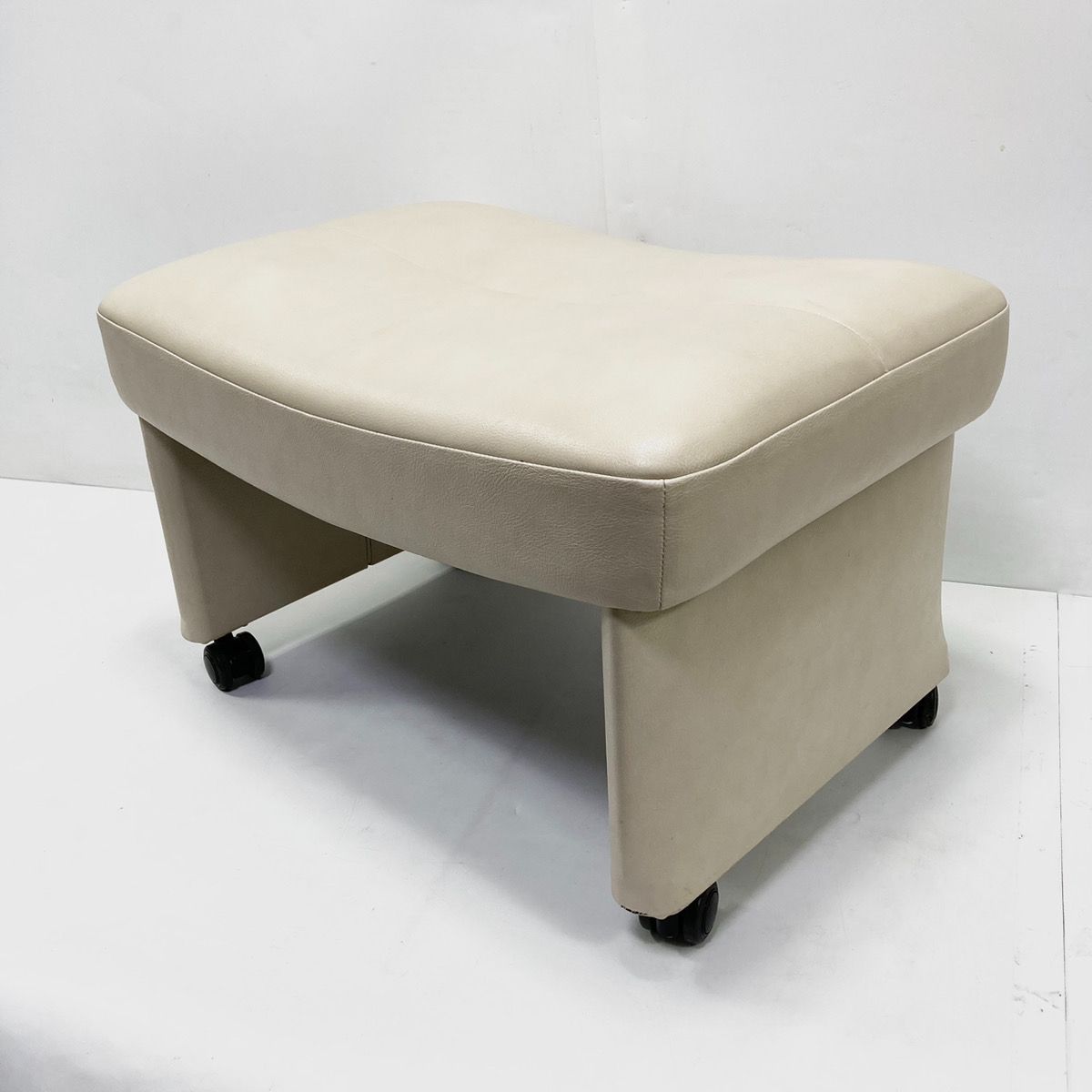 karimoku カリモク家具 オットマン XU4206X343 本革 アイボリー