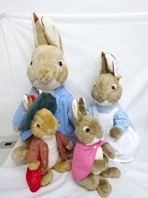 ピーターラビット　ぬいぐるみ　4体セット ピーターラビット ぬいぐるみ 4体セット (特大、中、小) - メルカリ