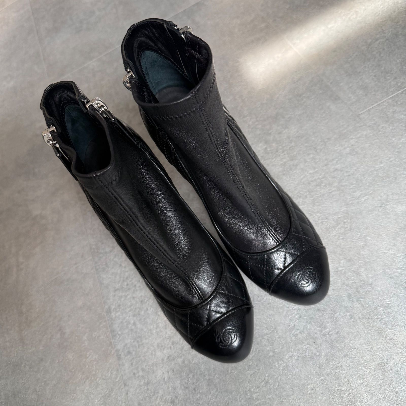 美品 CHANEL シャネル マトラッセ ココマーク レザー ショートブーツ