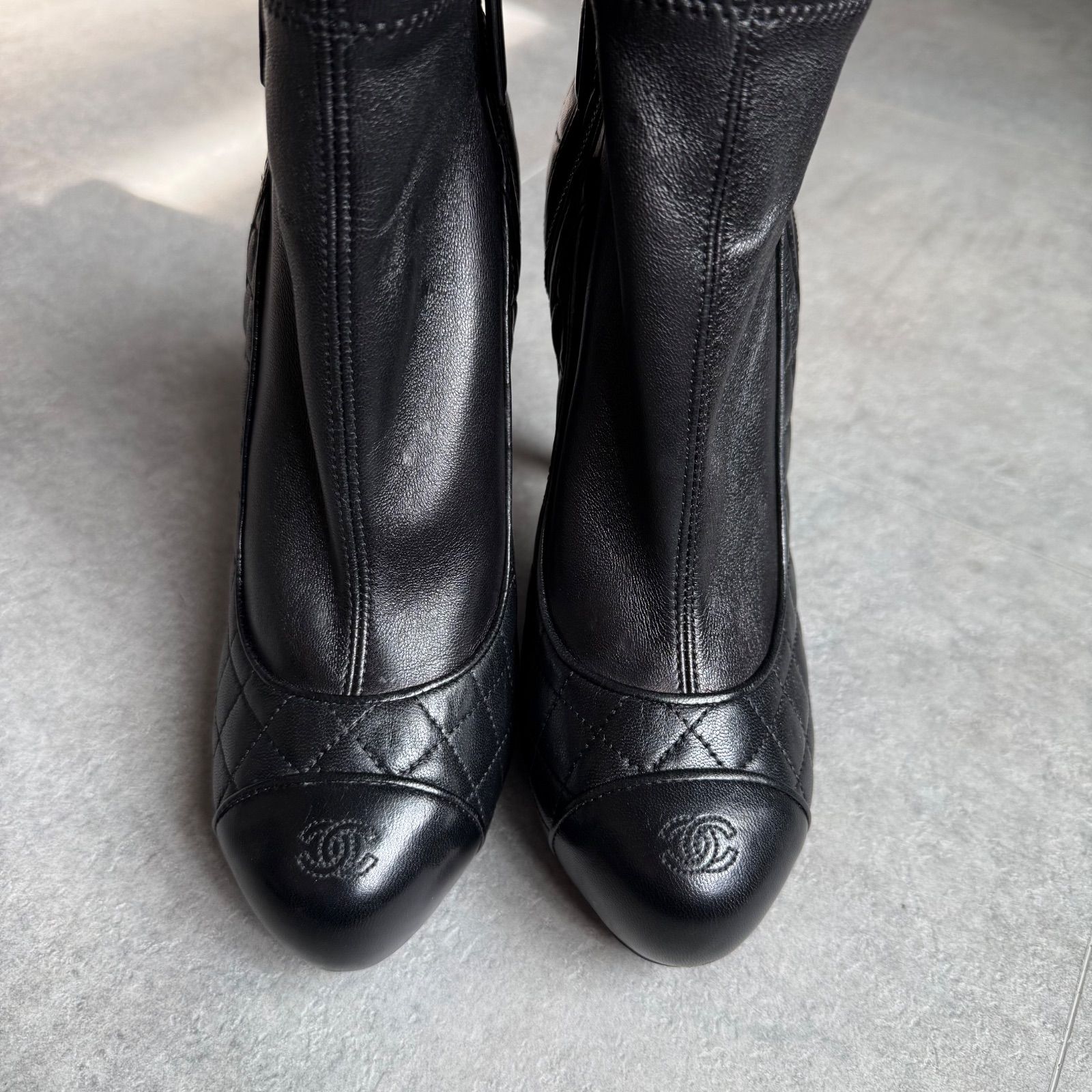 美品 CHANEL シャネル マトラッセ ココマーク レザー ショートブーツ