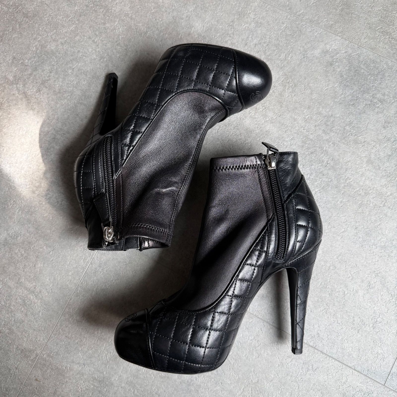 美品 CHANEL シャネル マトラッセ ココマーク レザー ショートブーツ 