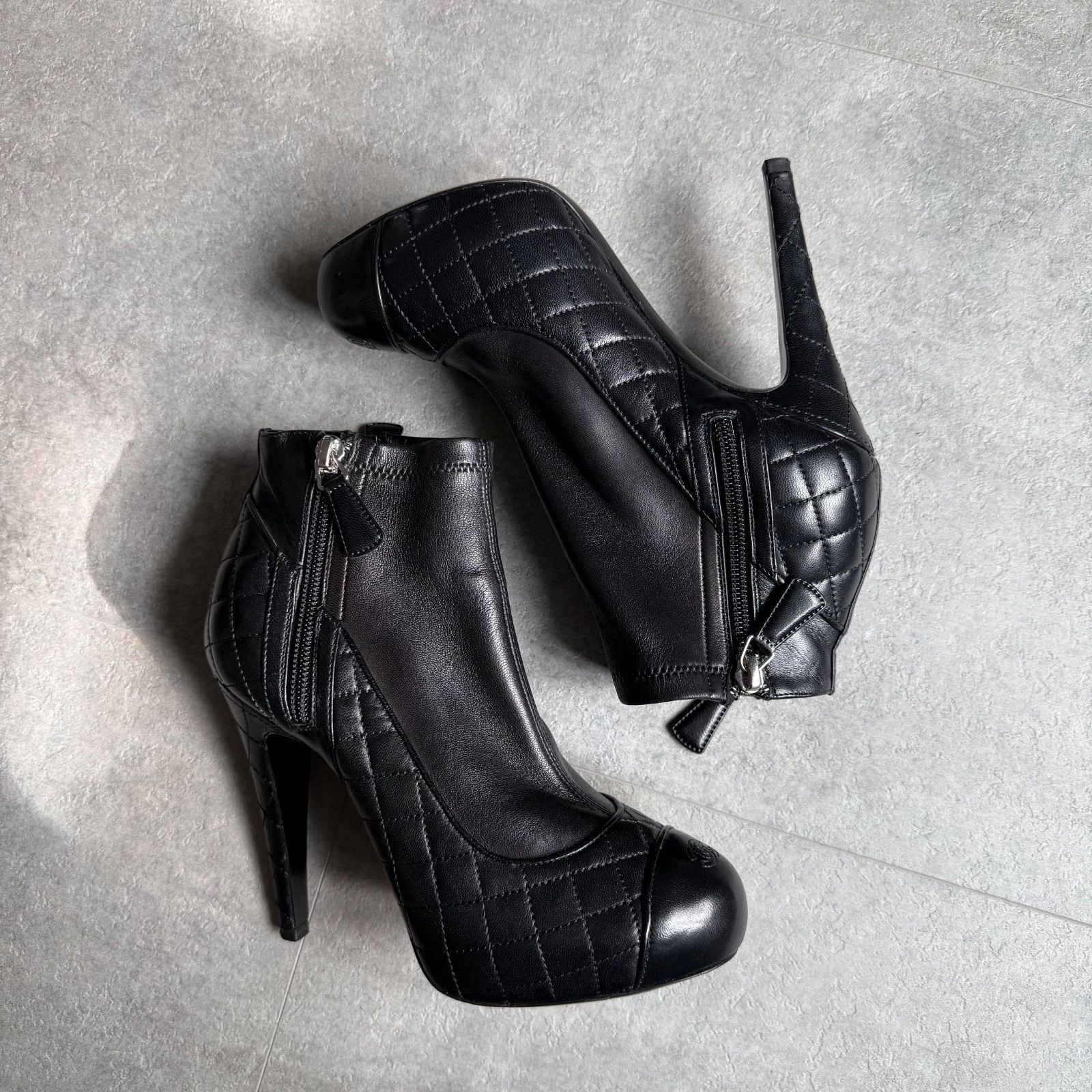 美品 CHANEL シャネル マトラッセ ココマーク レザー ショートブーツ