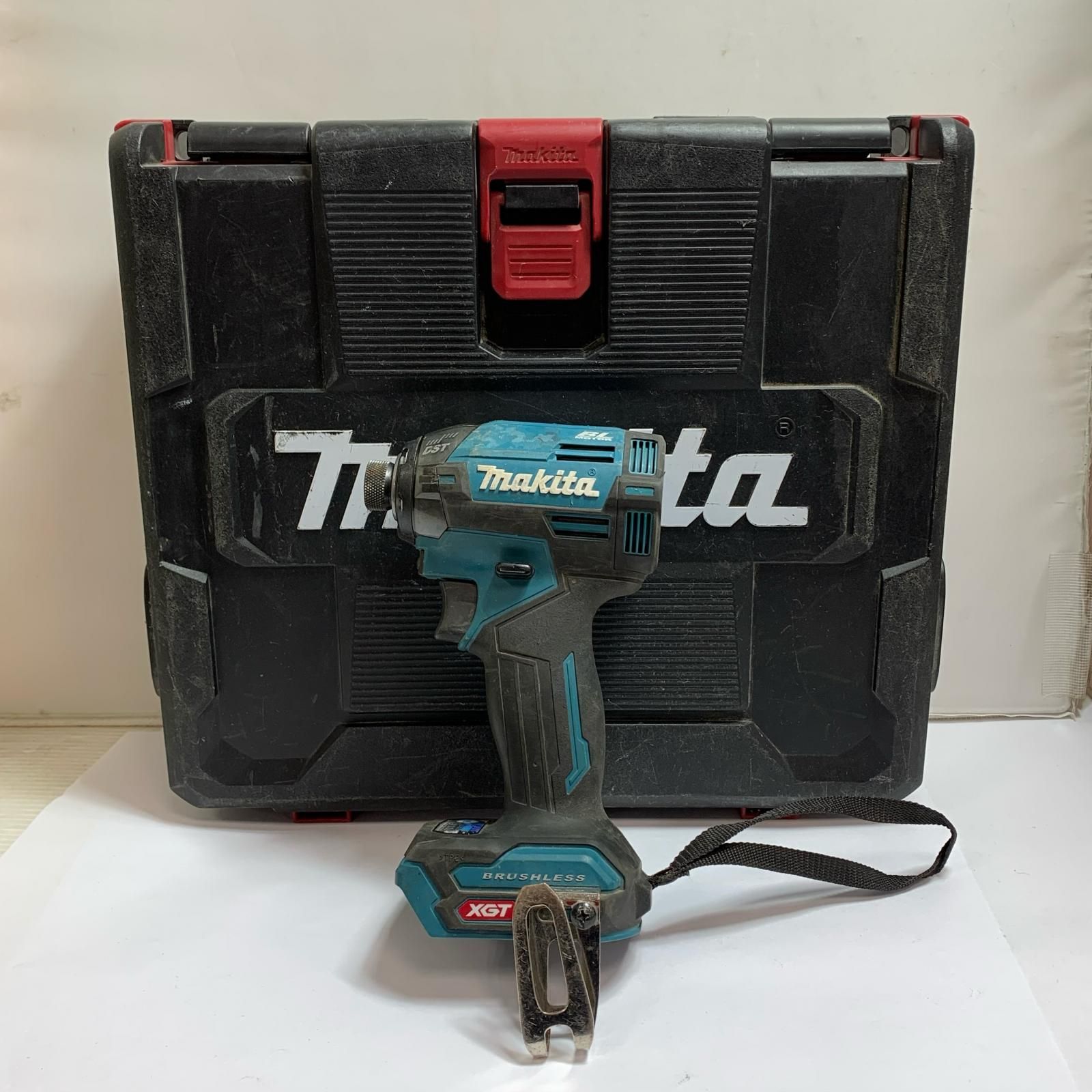 ♭♭MAKITA マキタ 充電式インパクトドライバ 40 V ケース付 TD 002 G