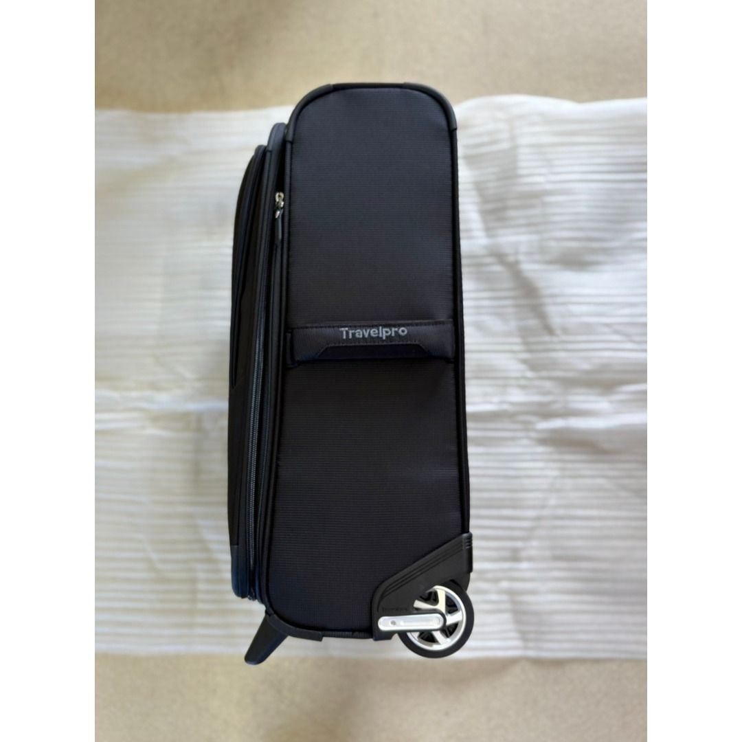 ☆新品☆Travelpro (トラベルプロ) メンズ スーツケース 送料無料