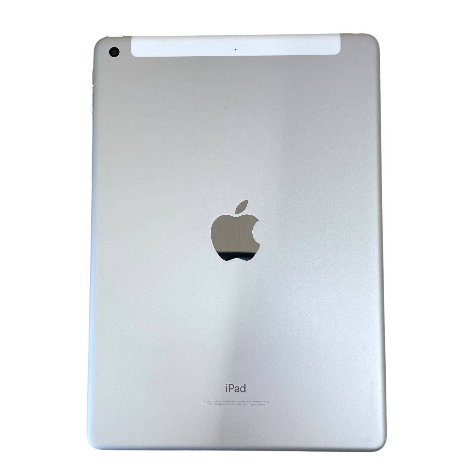 iPad第6世代 32GB シルバー Wi-Fi+Cellular 動作品 - メルカリ