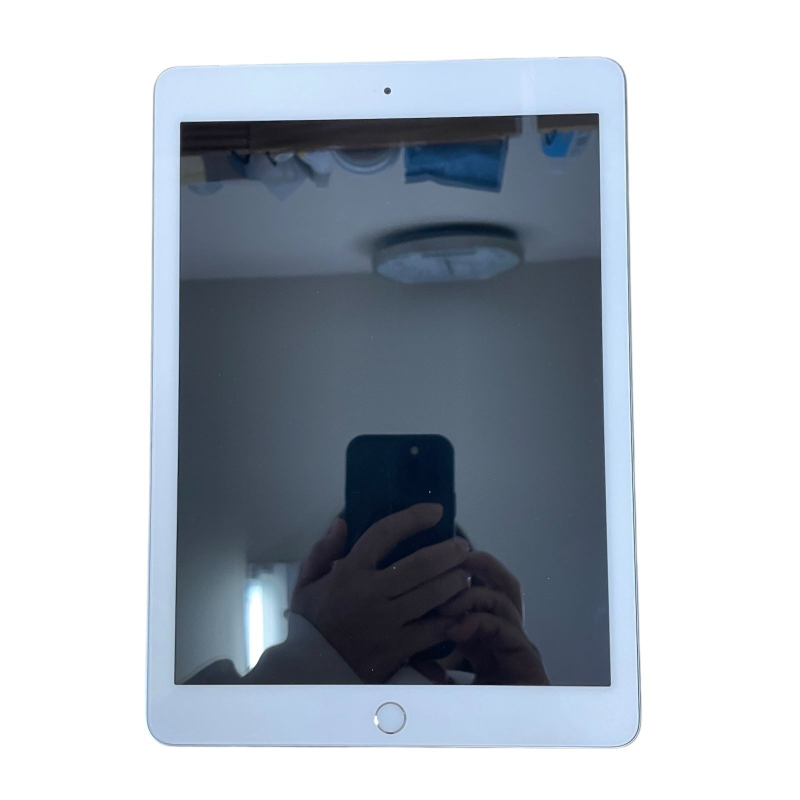 iPad第6世代 32GB シルバー Wi-Fi+Cellular 動作品 - メルカリ