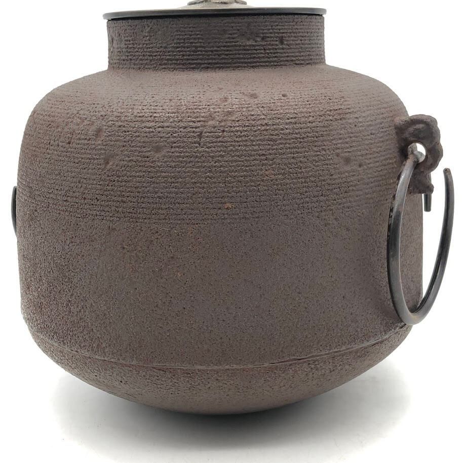 茶道具 鉄瓶 風炉釜 鉄釜 鋳物 骨董品 古美術 鉄 真鍮 ss8315 【中古】 釜師 増山馨鉄作 鉄釜 糸目文 甑口釜 共箱入り こしき