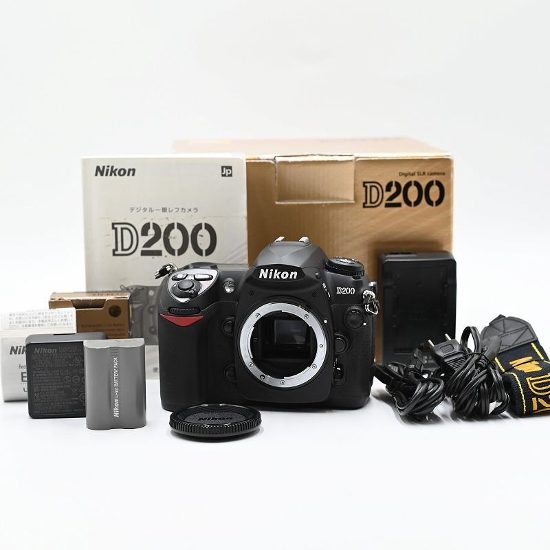 Nikon ニコン D200 ボディ(ショット数573枚) デジタル一眼レフカメラ