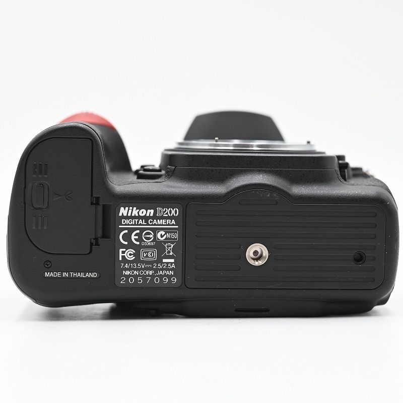 Nikon ニコン D200 ボディ(ショット数573枚) デジタル一眼レフカメラ