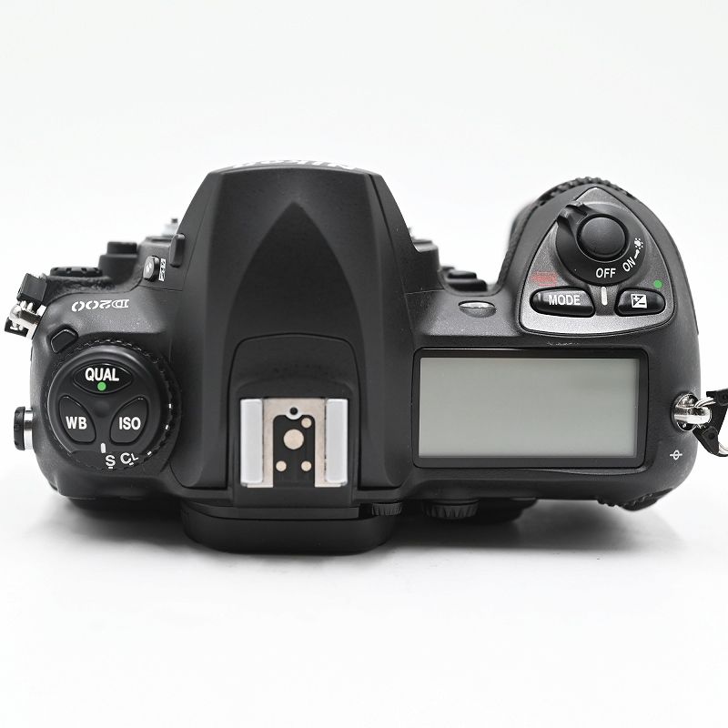 Nikon ニコン D200 ボディ(ショット数573枚) デジタル一眼レフカメラ