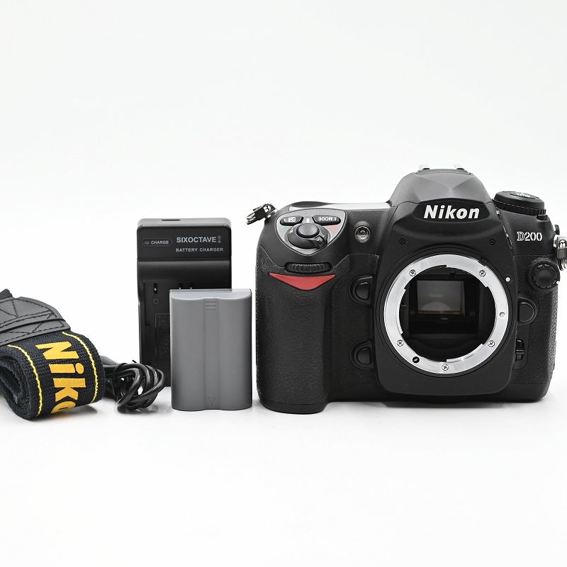 Nikon ニコン デジタル一眼レフカメラ D200 ボディ(ショット数651枚