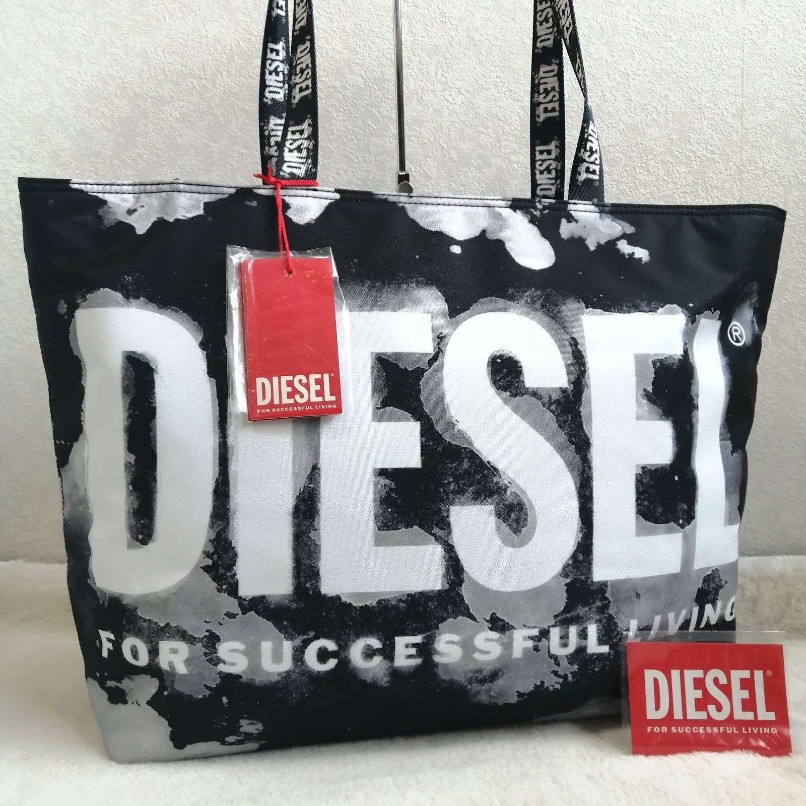 未使用☆ディーゼル トートバッグ ロゴペイント 肩掛け ブラック