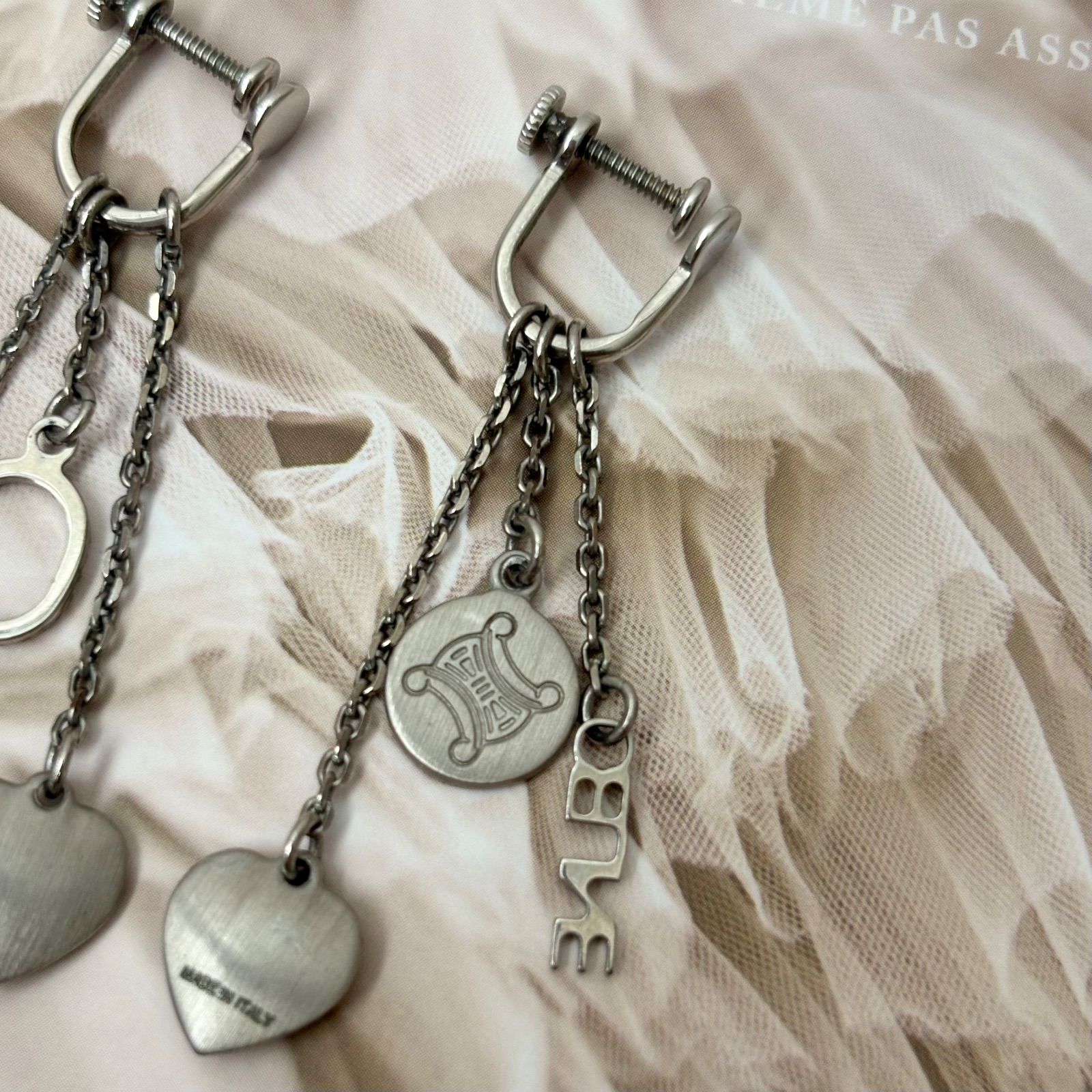 美品】セリーヌ ブラゾン ハート ロゴ ピアス イヤリング 耳飾り 