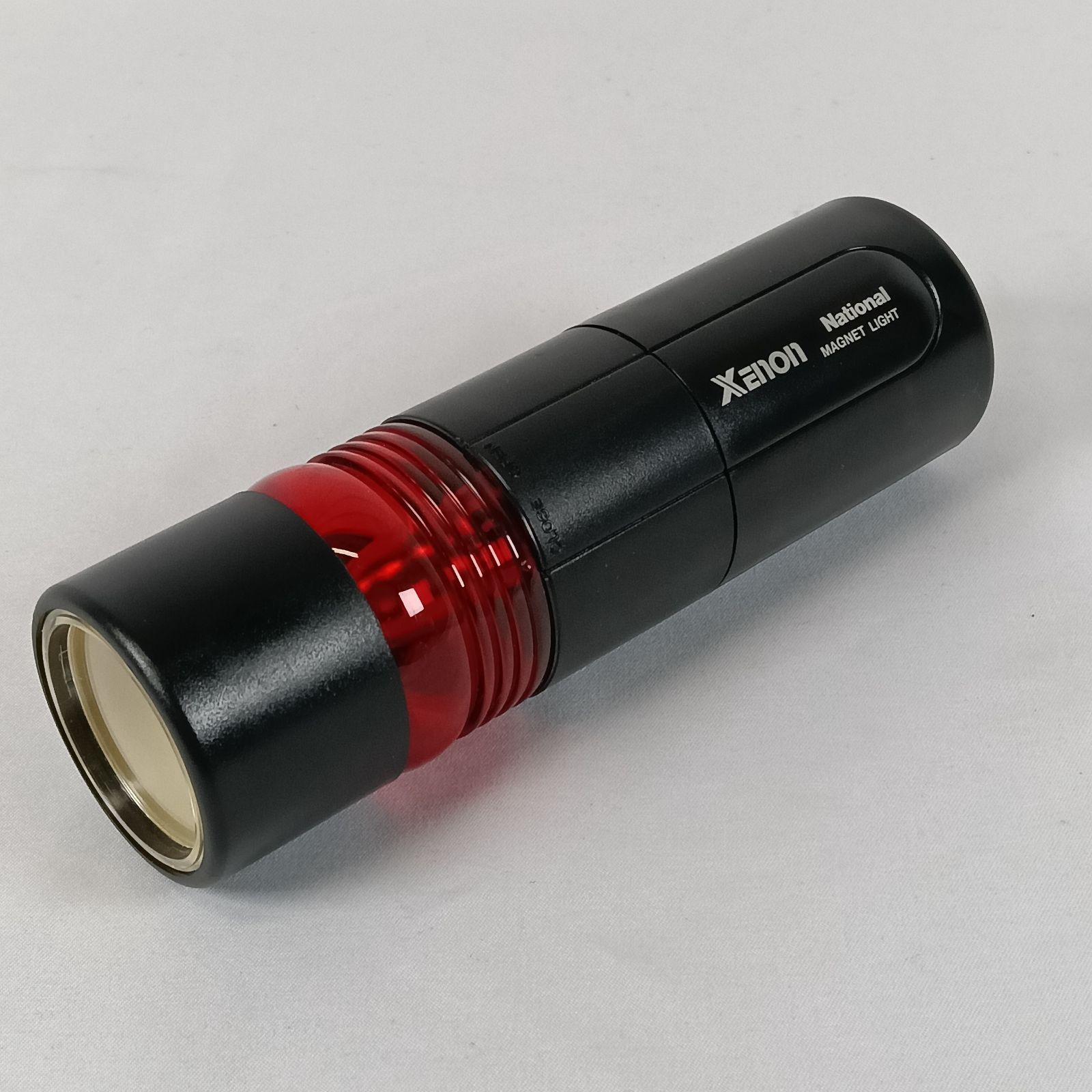 懐中電灯 美品 パナソニック 非常信号灯付懐中電灯 FF-144 マグネット付 ベンツ