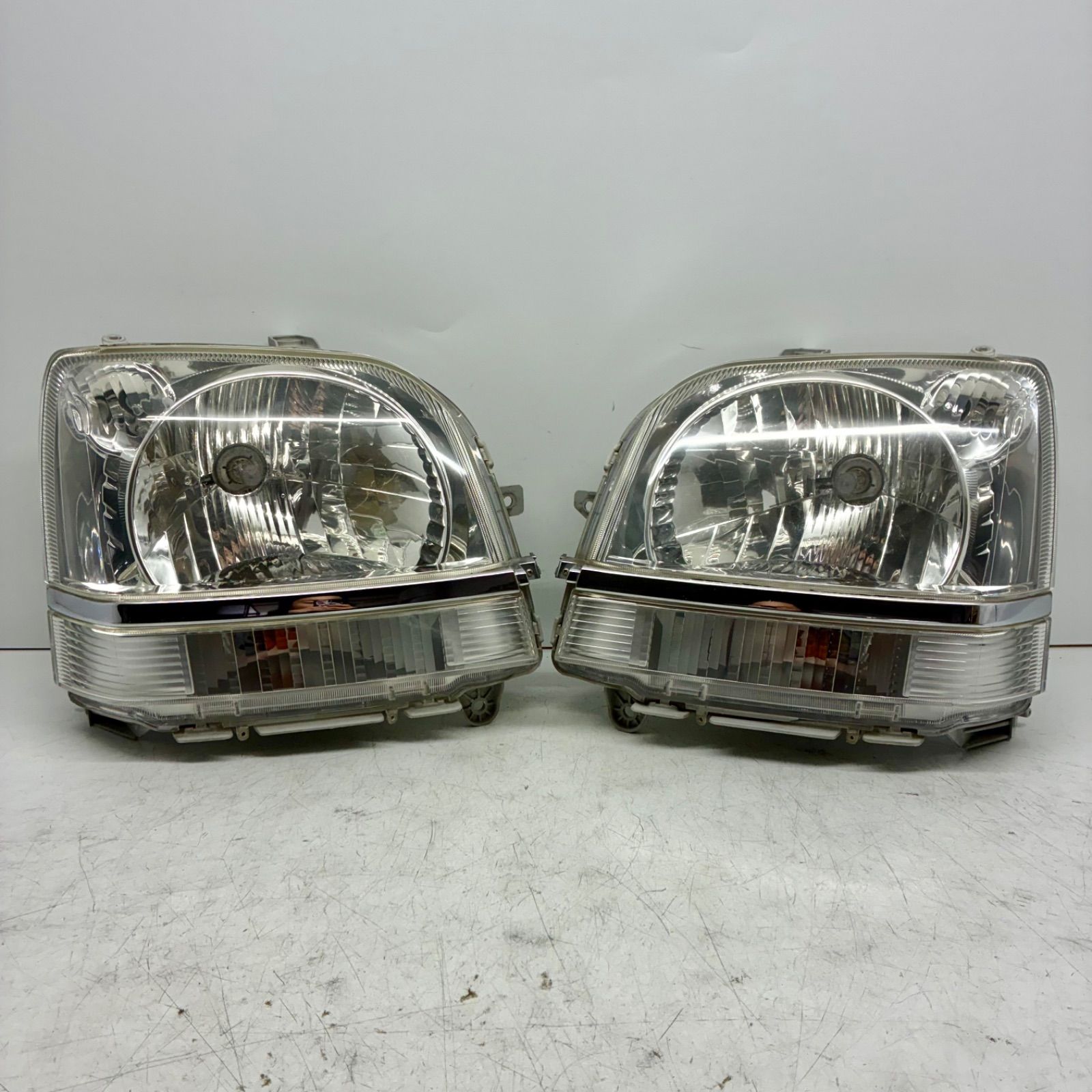 Y 良品【コーティング済】L150S L160S ムーヴ カジュアル ヘッドライト