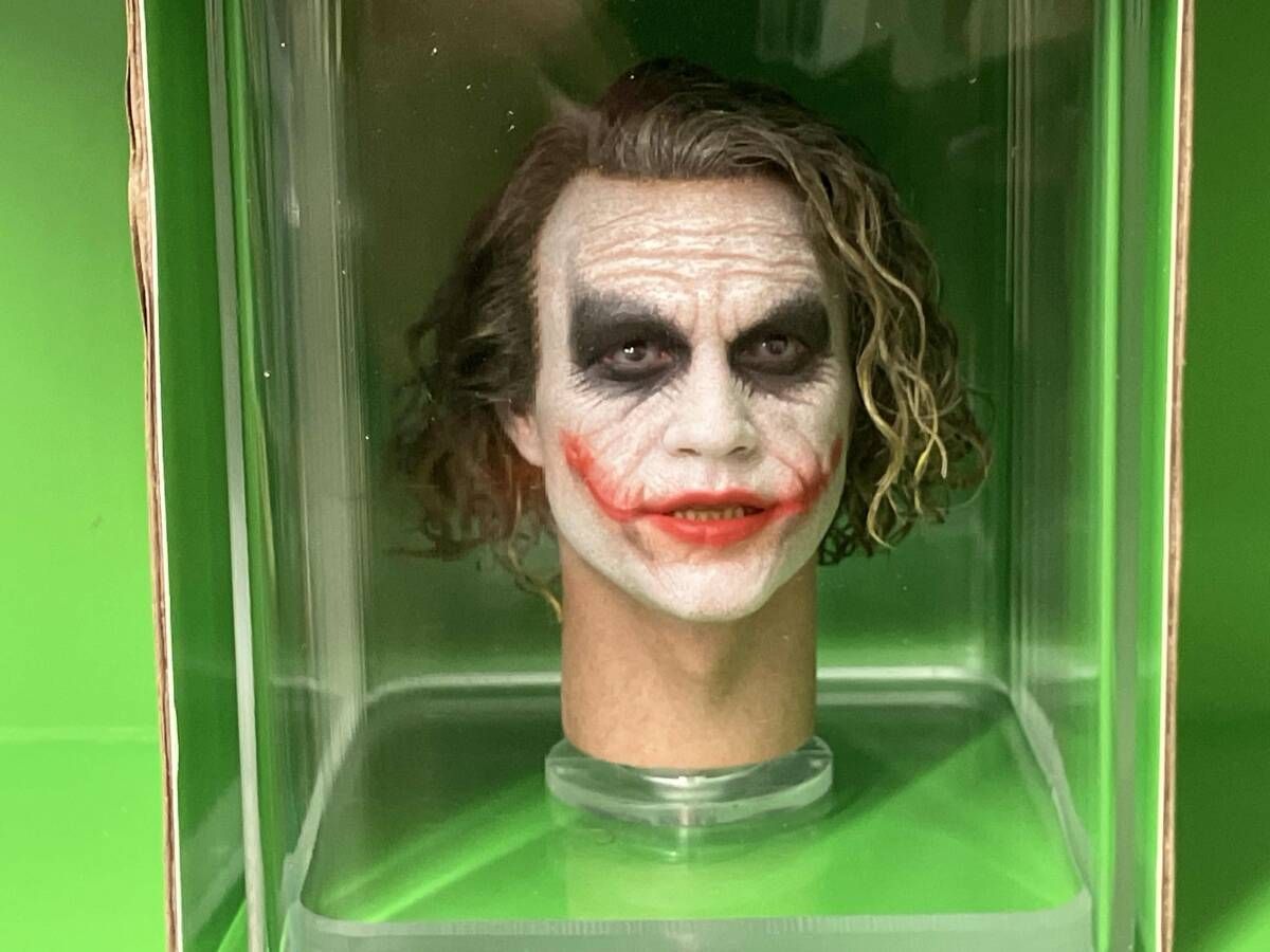 フィギュア ホットトイズ ジョｰカｰ(バットマン・インポスタｰ版) 1/6