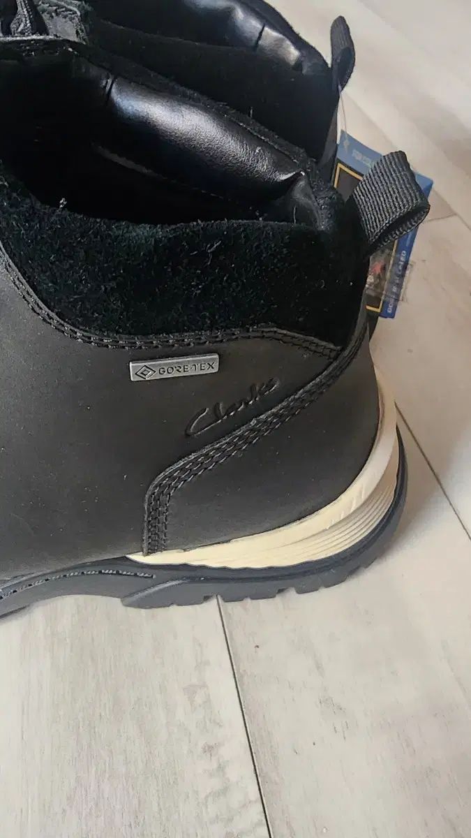  クラークス GORE TEX ゴアテックス 登山靴兼 日常靴 245 ガスボンベ 登山靴 トレッキングシューズ アウトドアシューズ