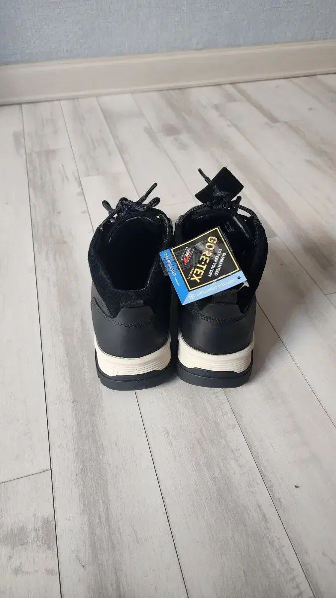 クラークス GORE