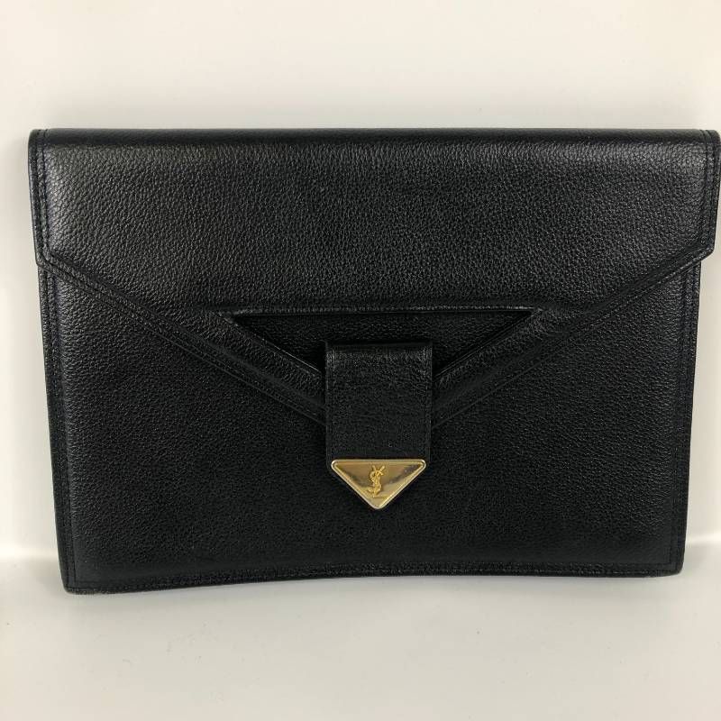未使用品 イブサンローラン クラッチバッグ カサンドラロゴ レザー 黒 美品 イブサンローラン クラッチバッグ カサンドラロゴ レザー 黒