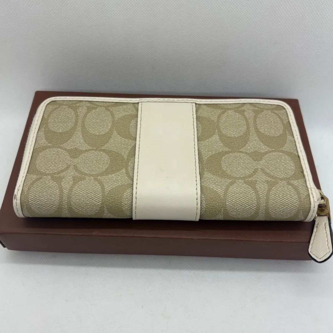 美品/箱付】コーチ 長財布 シグネチャー ラウンドファスナー ベージュ