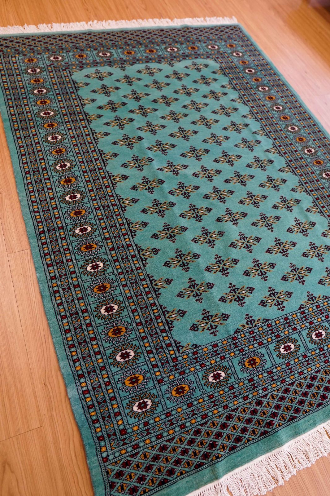 212x139cmパキスタン絨毯早い者勝ち❣️展示品❣️special sale❣️ パキスタン絨毯 ハイクオリティ ボハラデザイン 200x136cm 厚み0.82cm