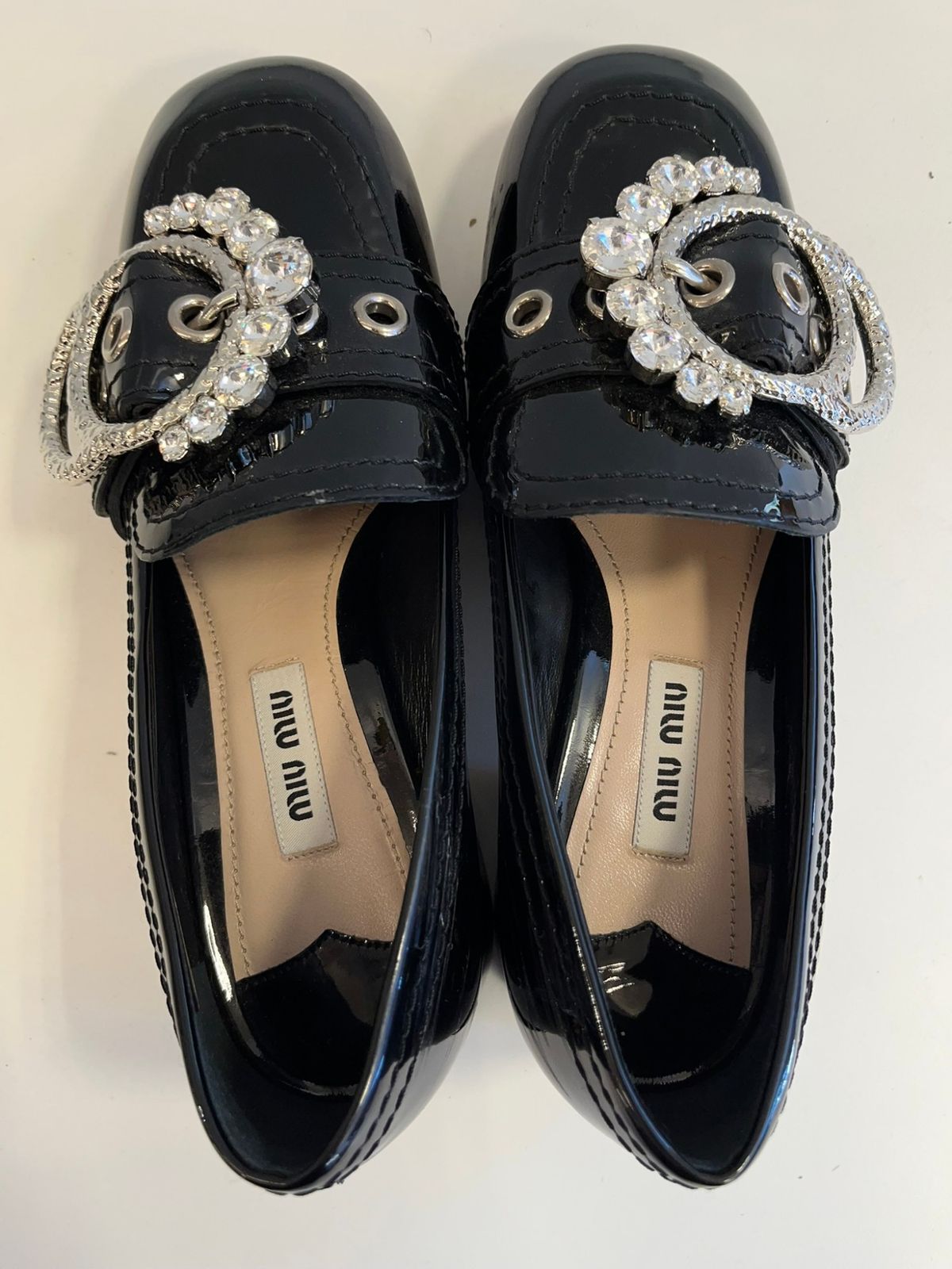 ミュウミュウ miu miu ビジューバックル パテントレザーローファー