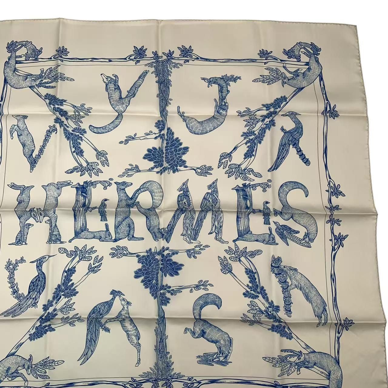 新品同様 HERMES エルメス スカーフ シルク カレ90 ANIMAL ALPHABET