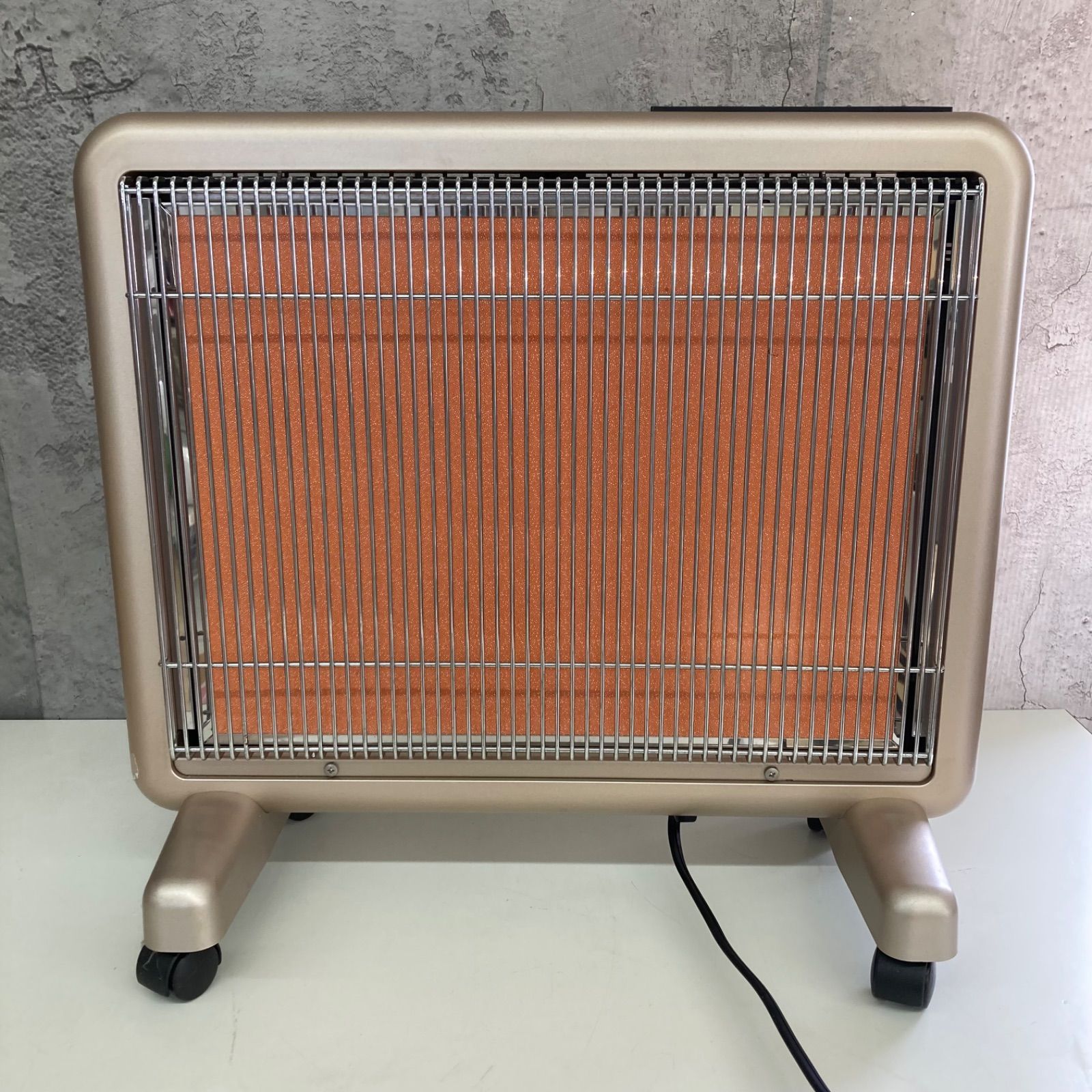 サンルミエ・エクセラ750 遠赤外線暖房器 N750L-GR 動作確認済 - メルカリ