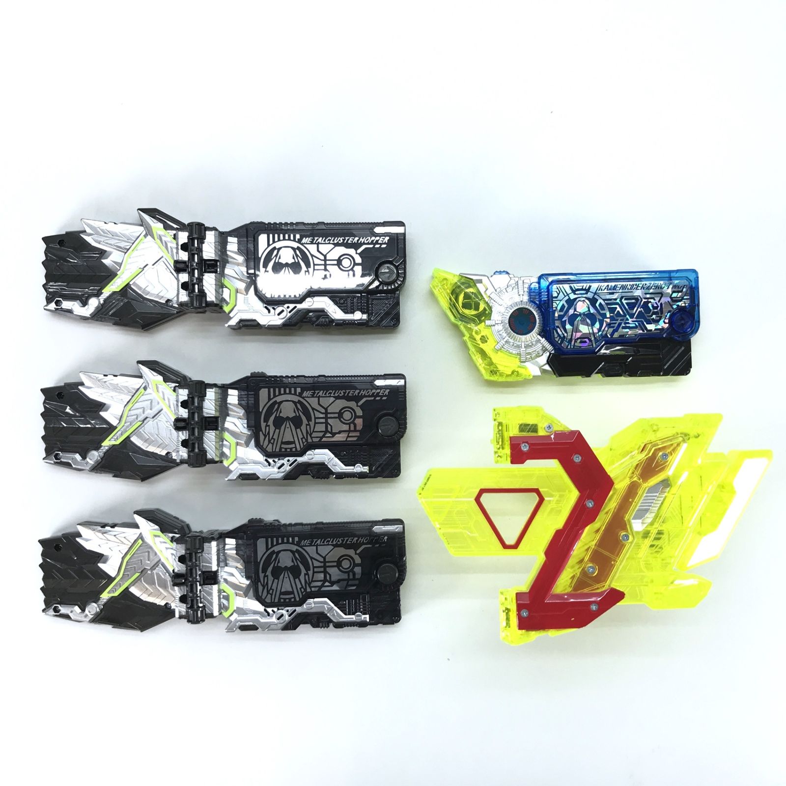 ◎BANDAI おもちゃ DXゼロツープログライズキー＆ゼロツードライバーユニット DXメタルクラスタホッパープログライズキー 3 仮面ライダーゼロワン 計4点セット 箱なし